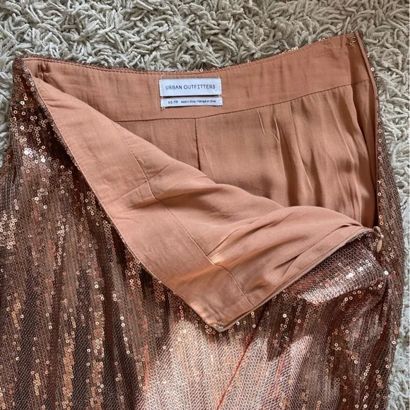 Gorgeous Sequin Skirt - Picture 6 of 7